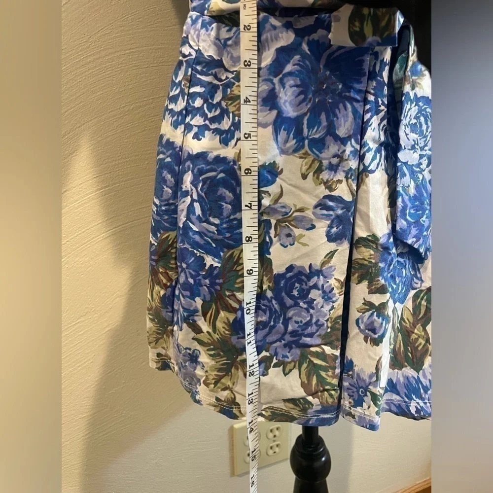 Blashe size m two piece summer outfit.  Skort with crop top shirt - Picture 3 of 13